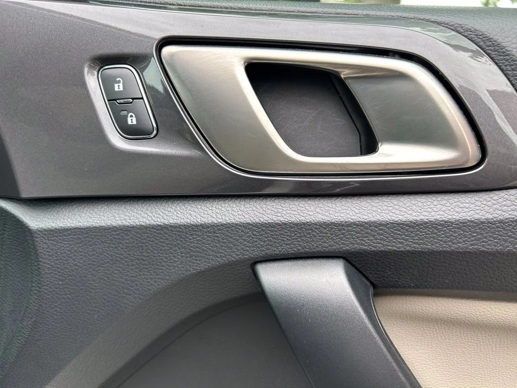 Used 2019 White Ford Lariat image 33