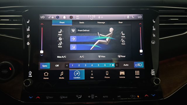 Used 2022 Diamond Black Crystal Pearlcoat Jeep Series II image 18