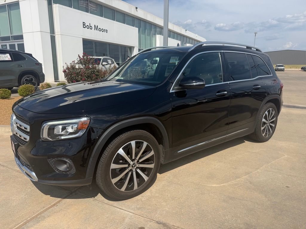 Used 2021 Black Mercedes-Benz GLB 250 image 1