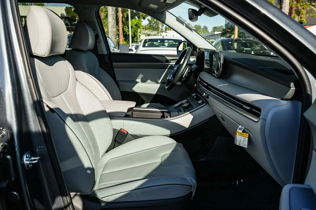 Used 2025 Gray Hyundai SEL image 15