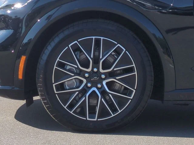 Used 2024 Black Ford Premium image 17