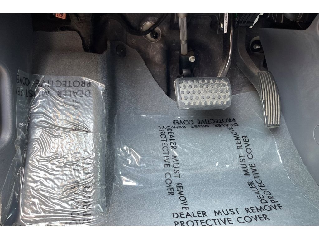 Used 2017 Silver Ice Metallic Chevrolet Premier image 39