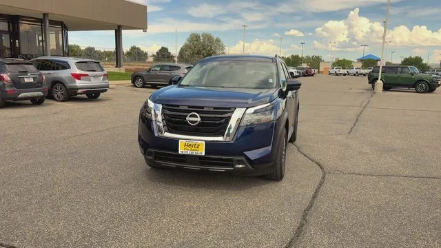 Used 2025 Blue Nissan SV image 3