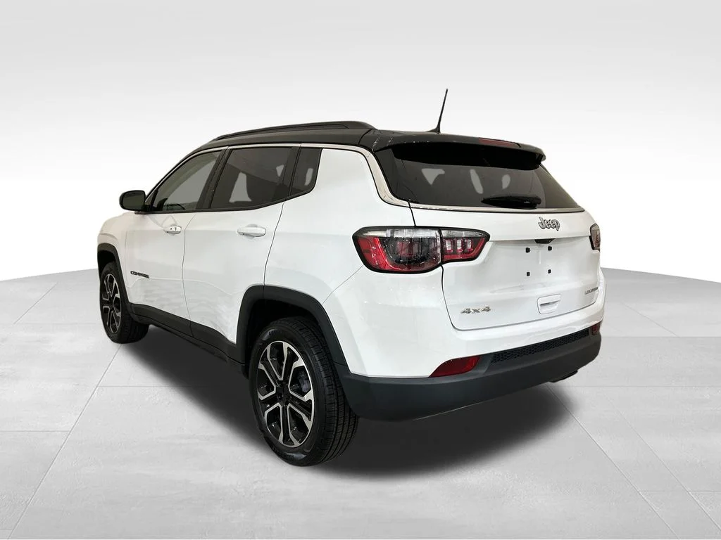 Used 2022 White Jeep Limited image 3