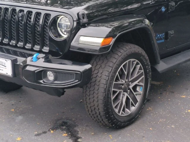 Used 2022 Black Jeep Unlimited Sahara 4xe image 9