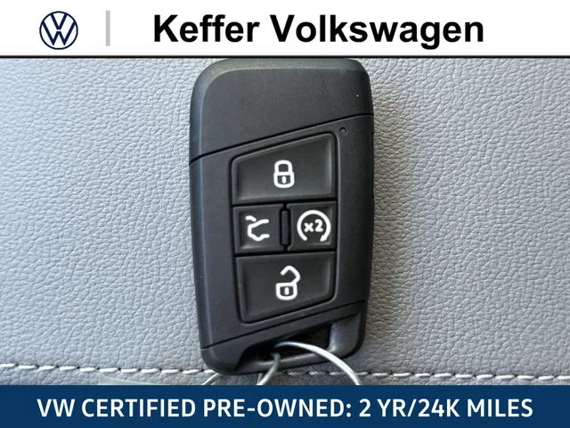Certified Used 2023 Black Volkswagen 1.5T SE image 34
