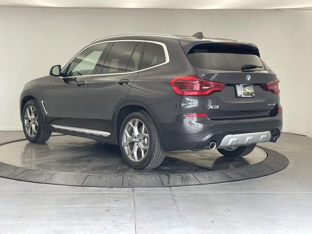 Used 2020 Gray BMW xDrive30i image 3