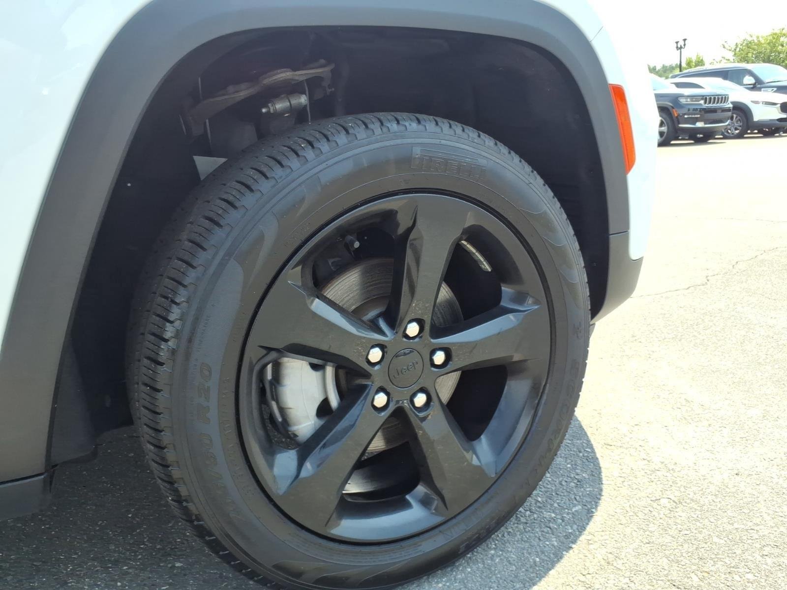 Used 2023 Bright White Clearcoat Jeep Limited image 13