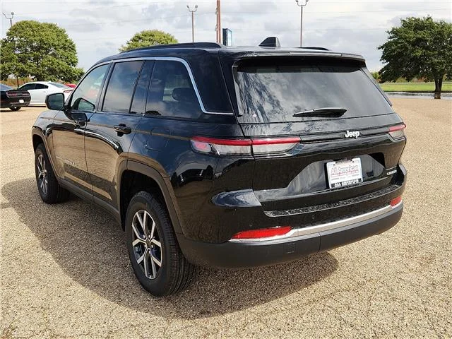 New 2027 PX8 High Gloss Jeep LAREDO 4X2 image 3