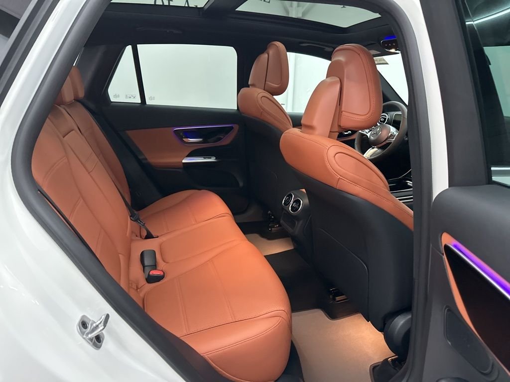 Used 2026 White Mercedes-Benz GLC 300 image 23