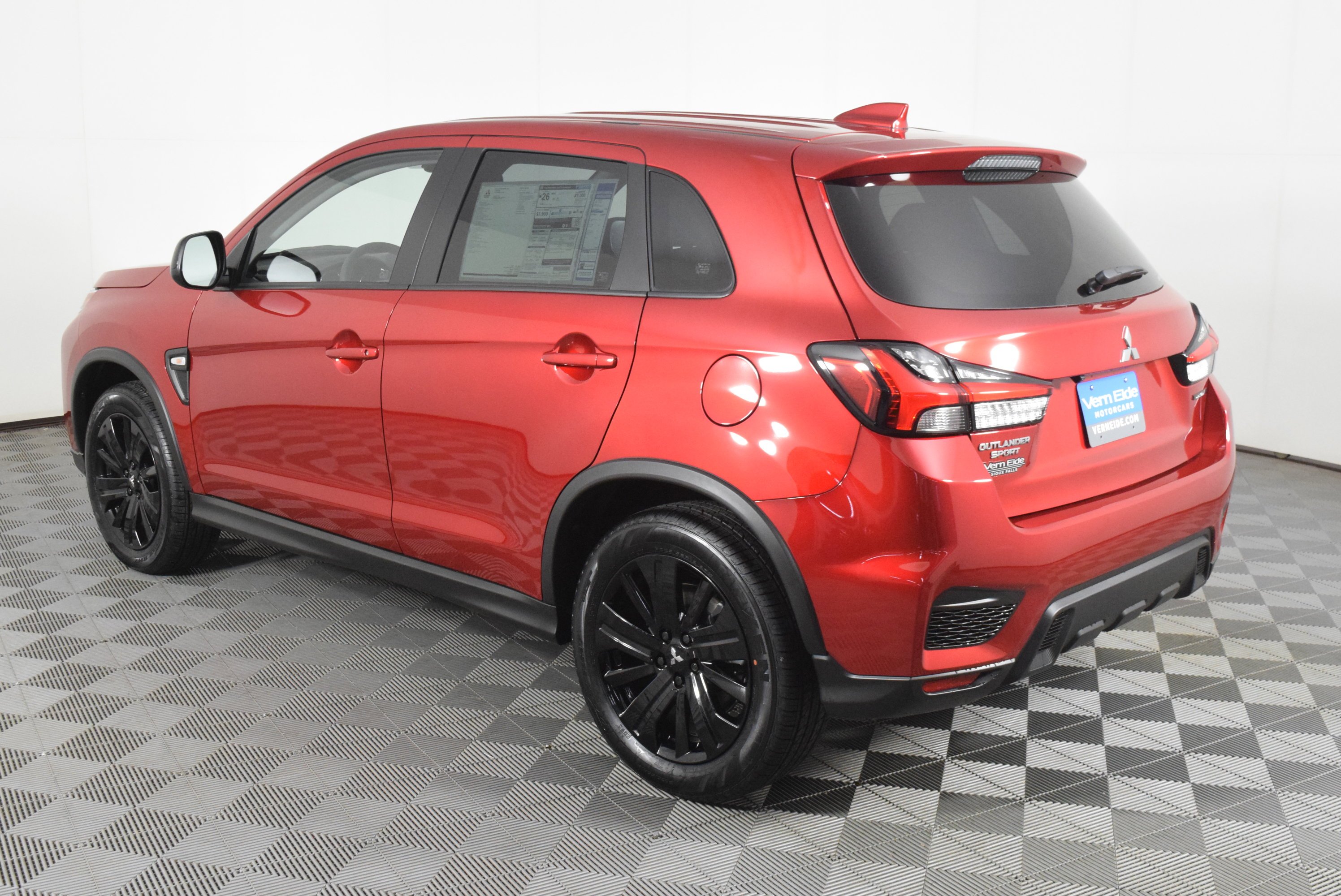 New 2026 Red Diamond Mitsubishi LE image 8