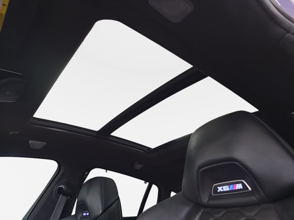 Used 2020 Marina Bay Blue Metallic BMW Competition image 29