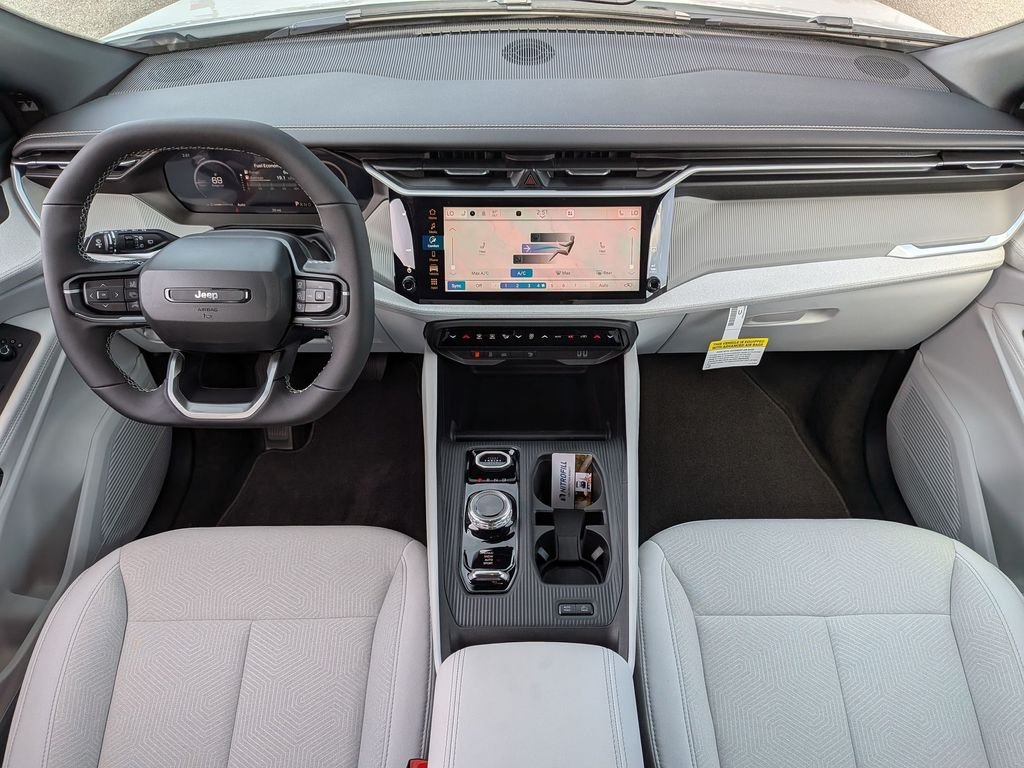 New 2026 Bright White Clear-Coat Exterior Paint Jeep Laredo image 28