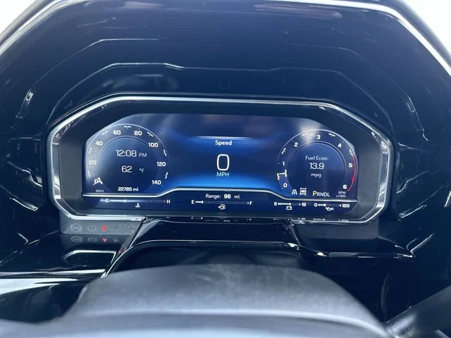 Used 2025 White Chevrolet LT image 12