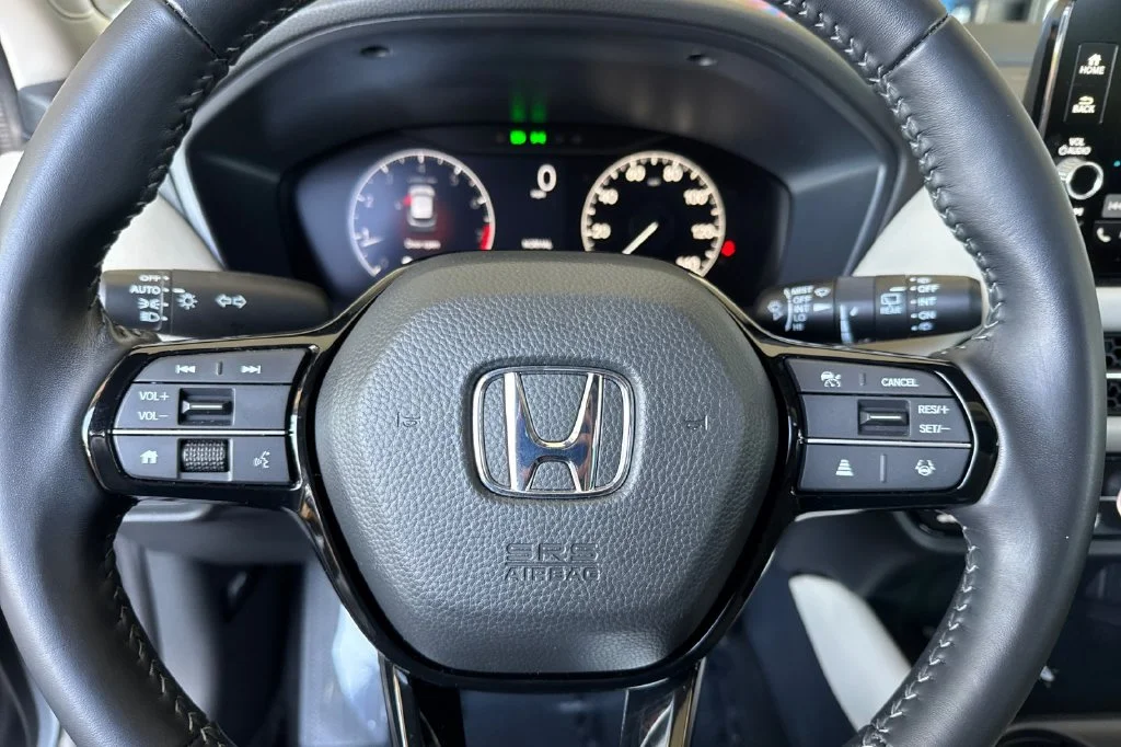 Certified Used 2025 Lunar Silver Metallic Honda EX-L image 27