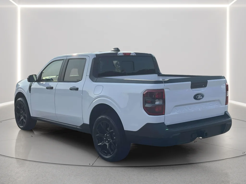 New 2026 White Ford XLT image 2