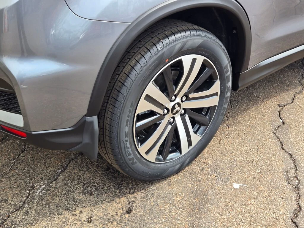 Used 2026 Gray Mitsubishi 2.0 ES image 10