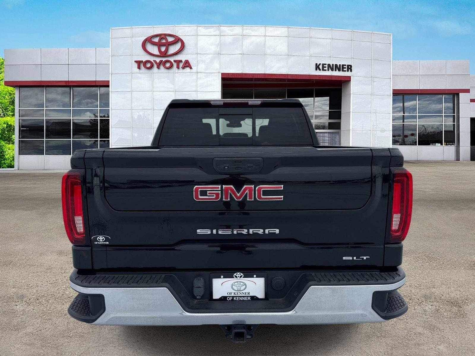 Used 2022 Onyx Black GMC SLT image 5