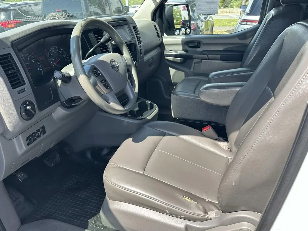 Used 2019 White Nissan S image 15