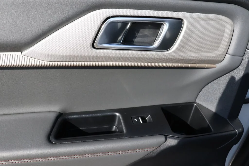 New 2026 Space White Metallic Ford Active image 44