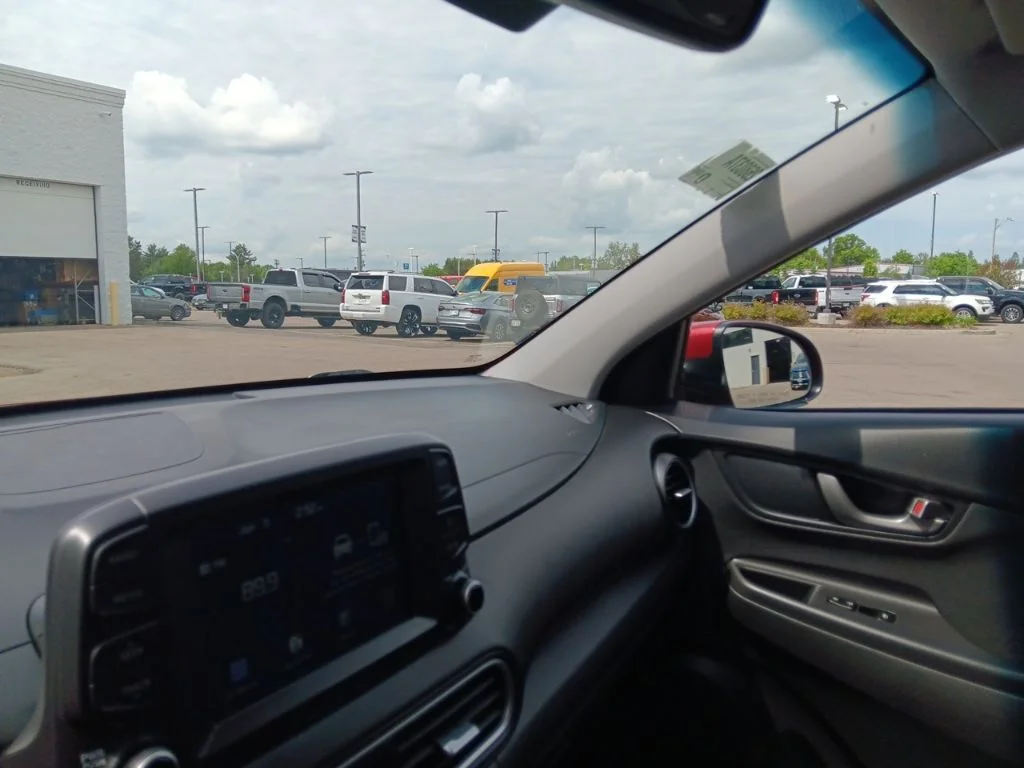 Used 2018 Pulse Red Hyundai Limited image 31