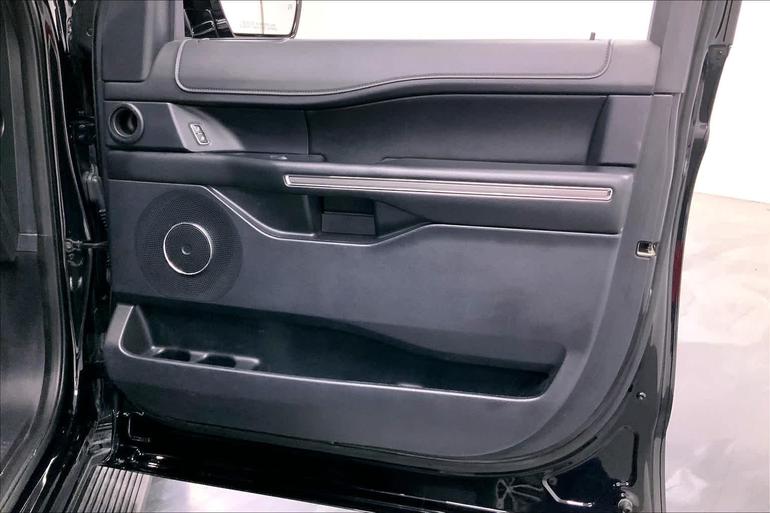 Used 2019 Agate Black Metallic Ford XLT image 20