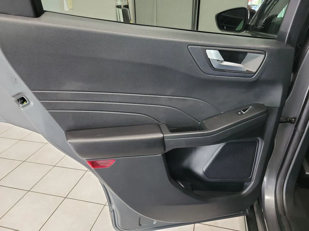 Used 2023 Gray Ford ST-Line Elite image 27