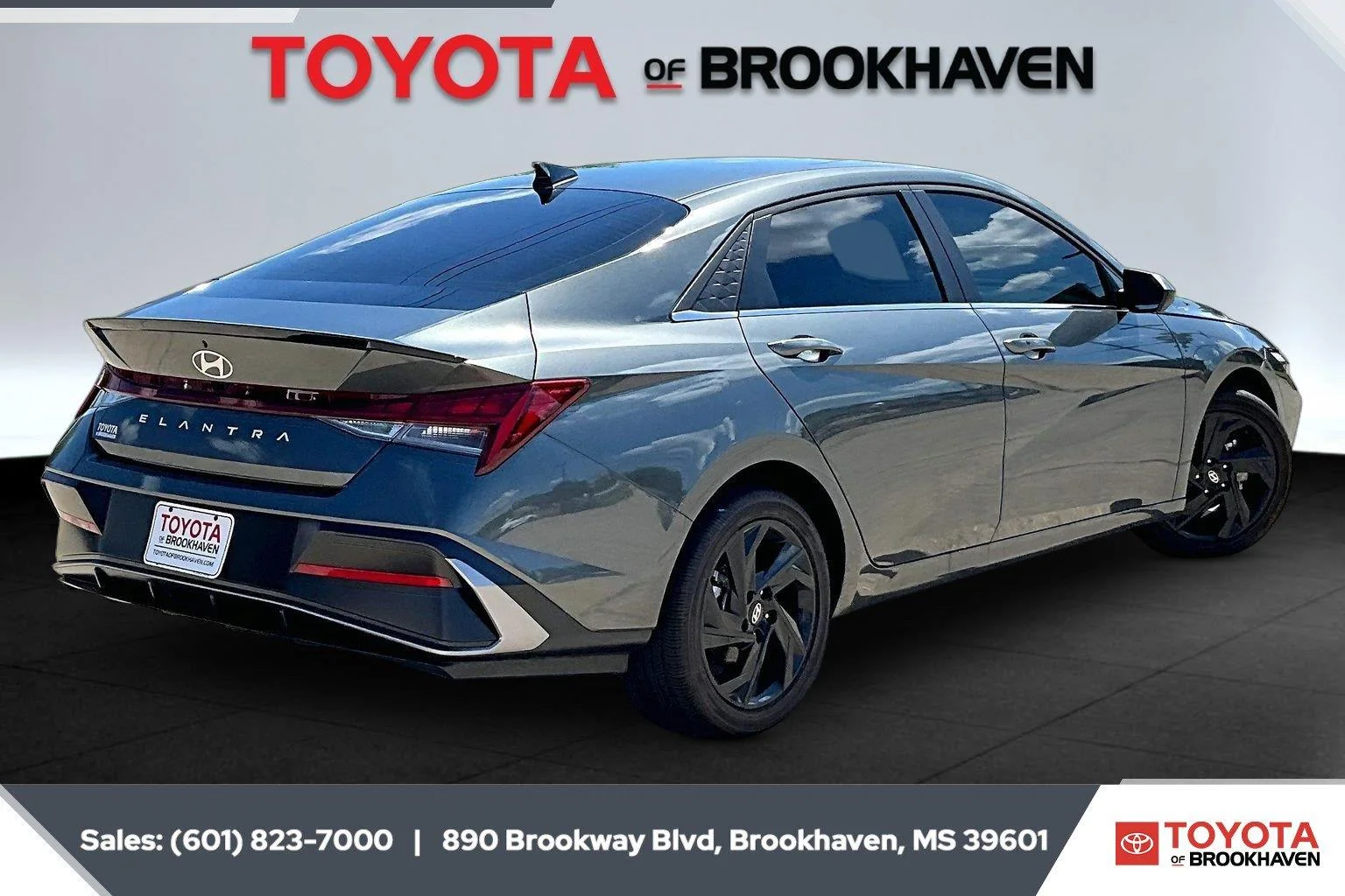 Used 2026 Amazon Gray Hyundai SEL Sport Premium image 11