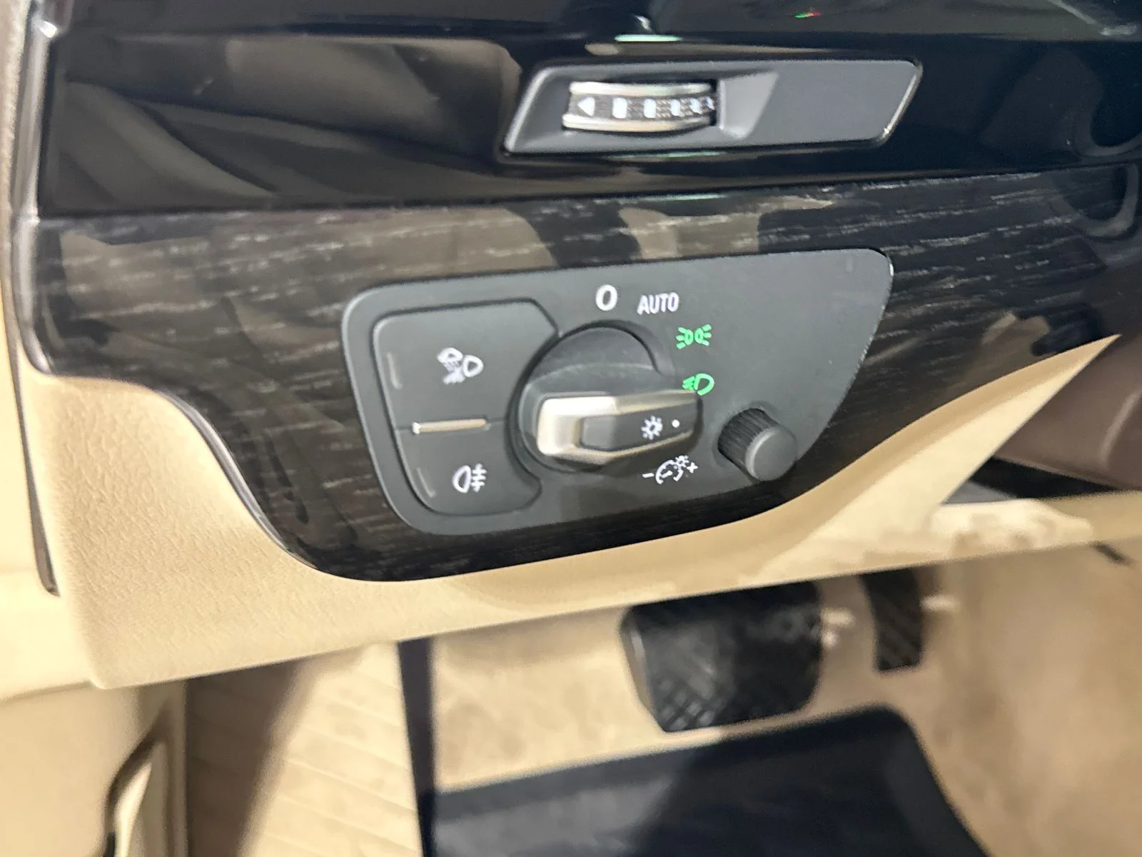 Used 2019 Glacier White Audi 55 Premium Plus quattro image 17