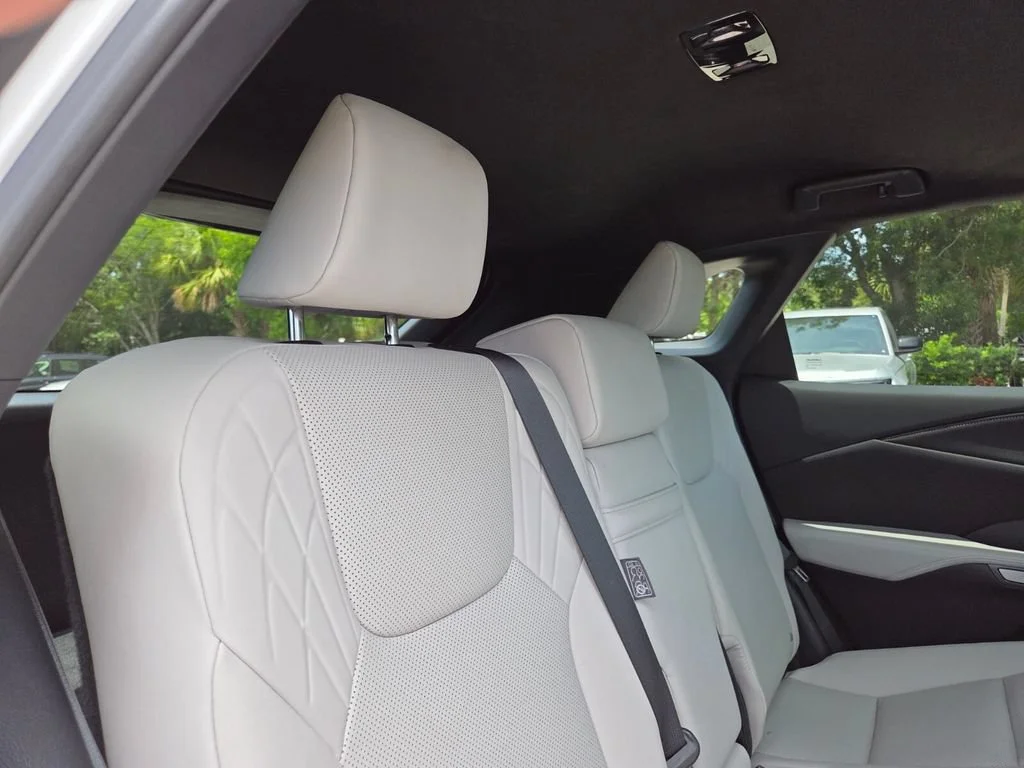 Used 2025 White Pearl Lexus RX 350h Premium image 19