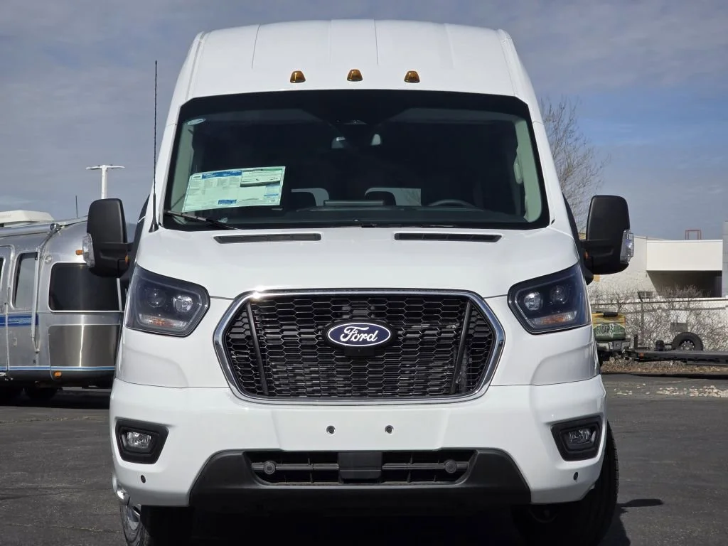 New 2026 Oxford White Ford XLT image 3