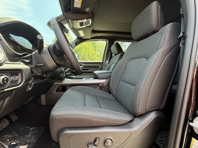 New 2026 Diamond Black Crystal Pearl-Coat Exterior Paint RAM BIG HORN image 12