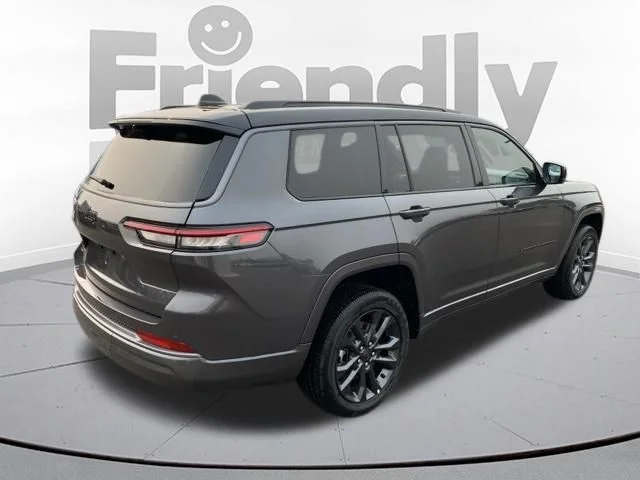 New 2026 Baltic Gray Metallic Clear-Coat Exterior Paint Jeep Limited Reserve image 5