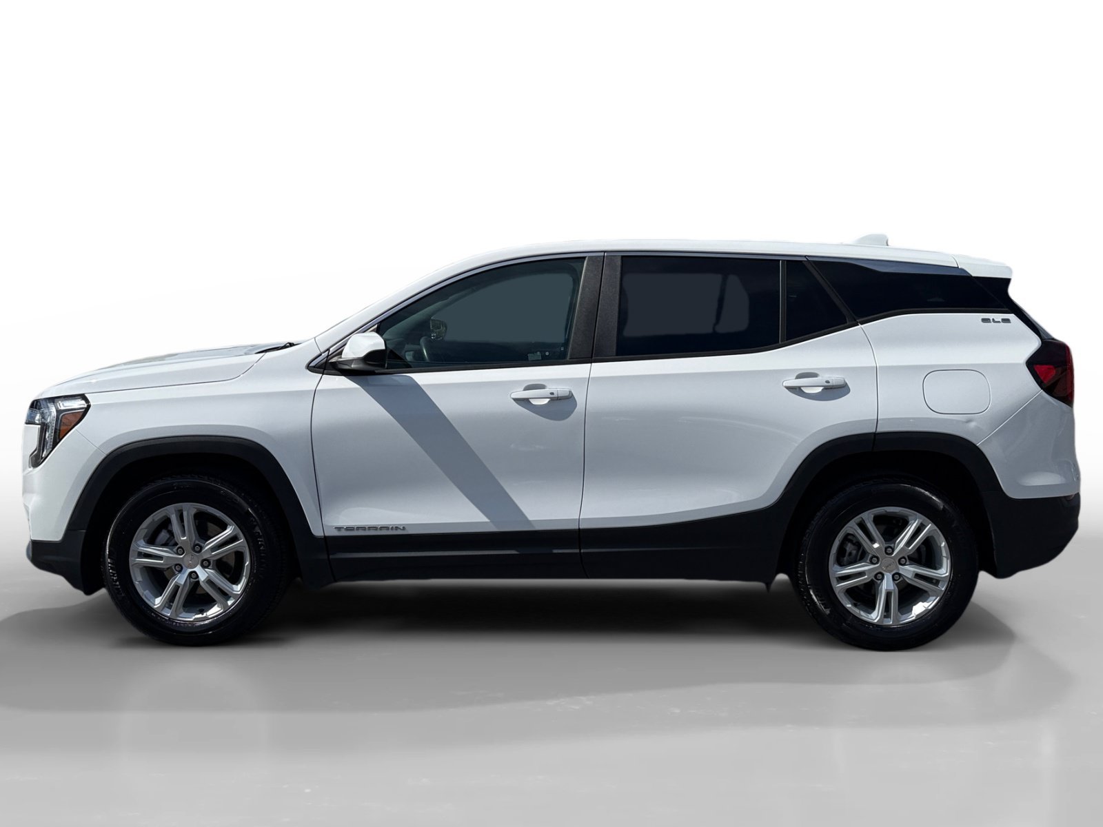 Used 2024 Summit White GMC SLE image 2