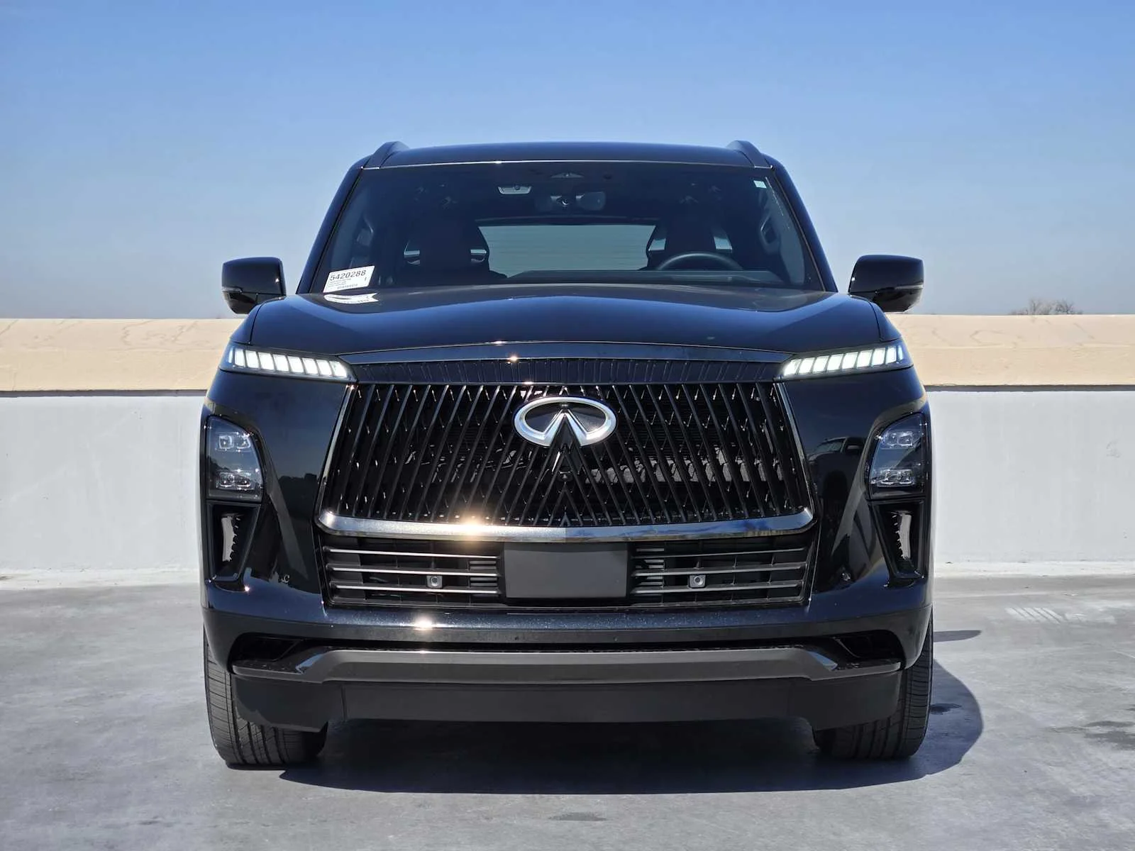 Certified Used 2026 Mineral Black/Graphite Shadow INFINITI AUTOGRAPH image 2