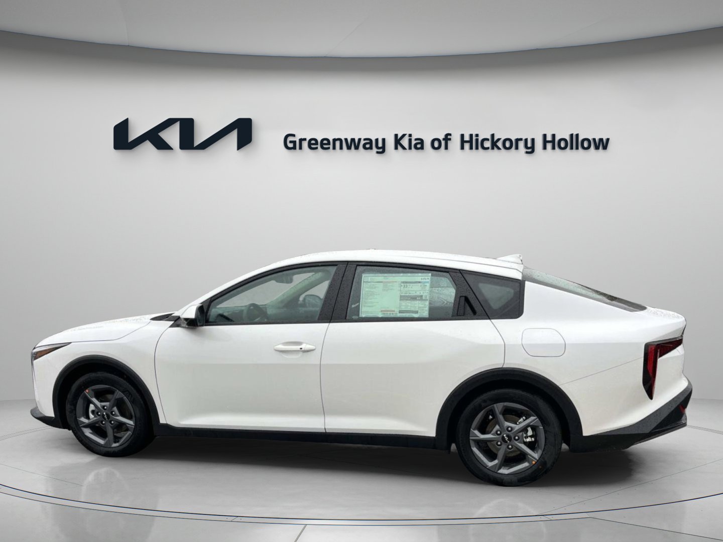 New 2025 Snow White Pearl Kia LXS image 4