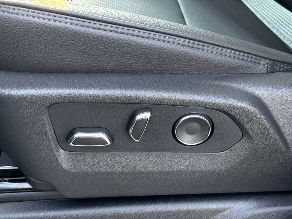 2026 GMC Yukon XL Denali - Photo 16