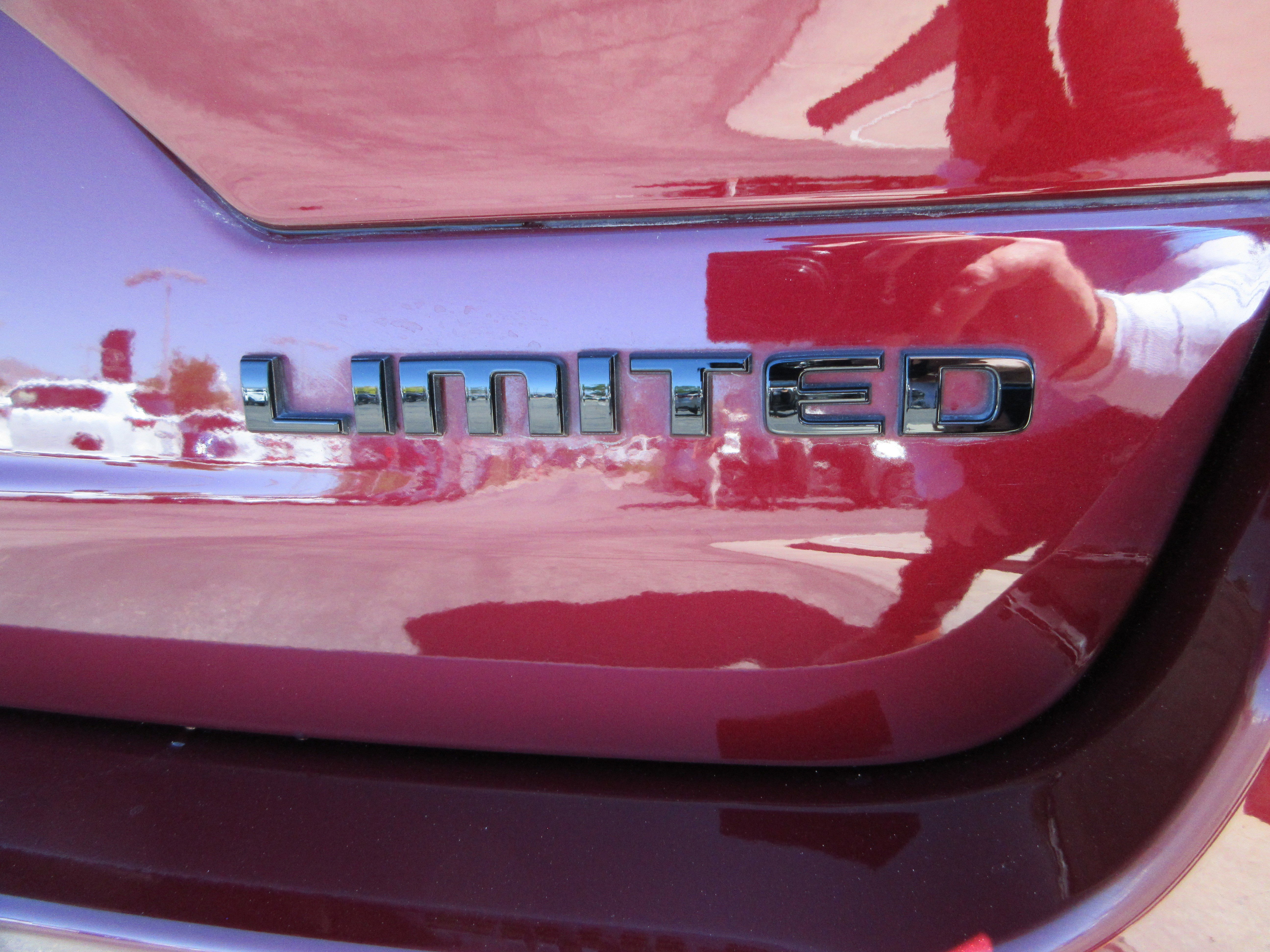 Used 2024 Velvet Red Pearlcoat Jeep Limited image 8