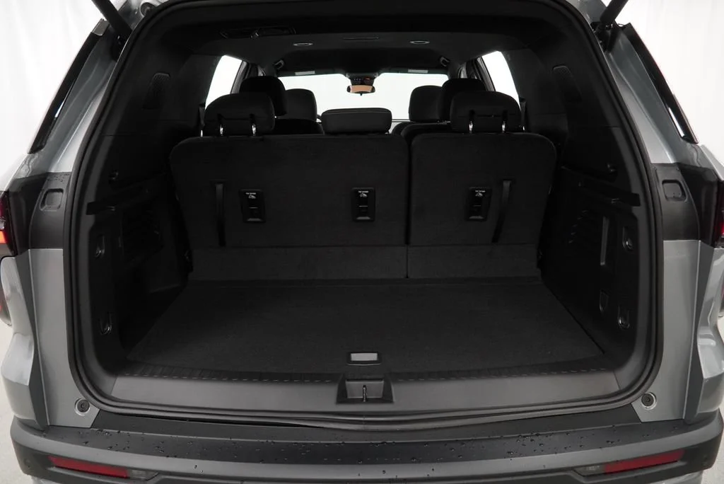 2027 Chevrolet Traverse LT - Photo 25