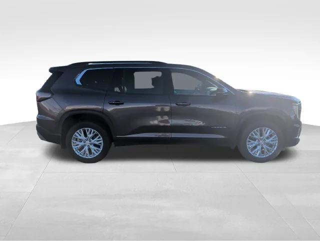 Used 2025 Crystal Metallic GMC Elevation image 7