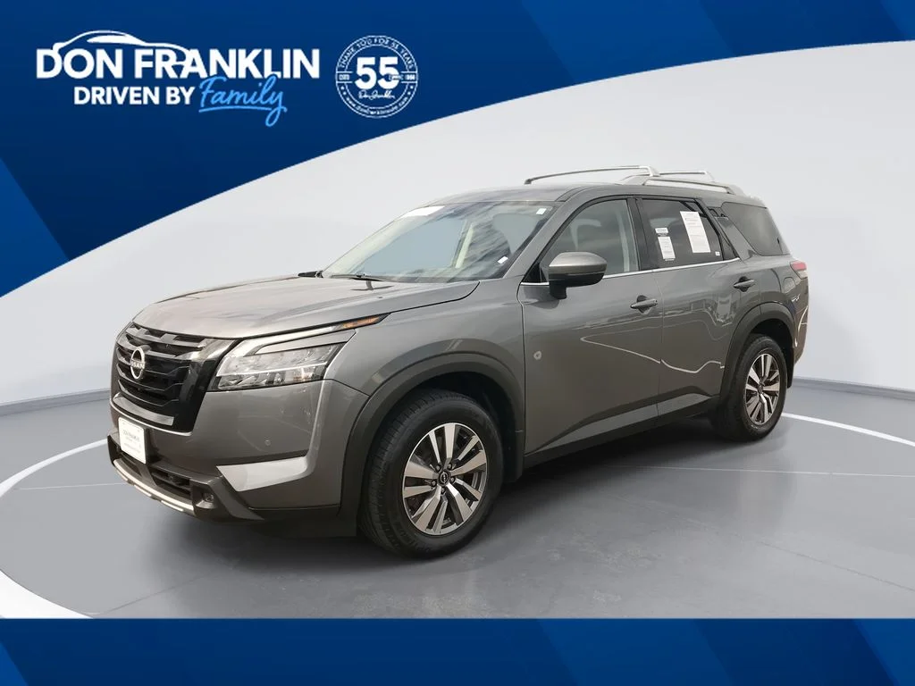 Used 2023 Gray Nissan SL image 1