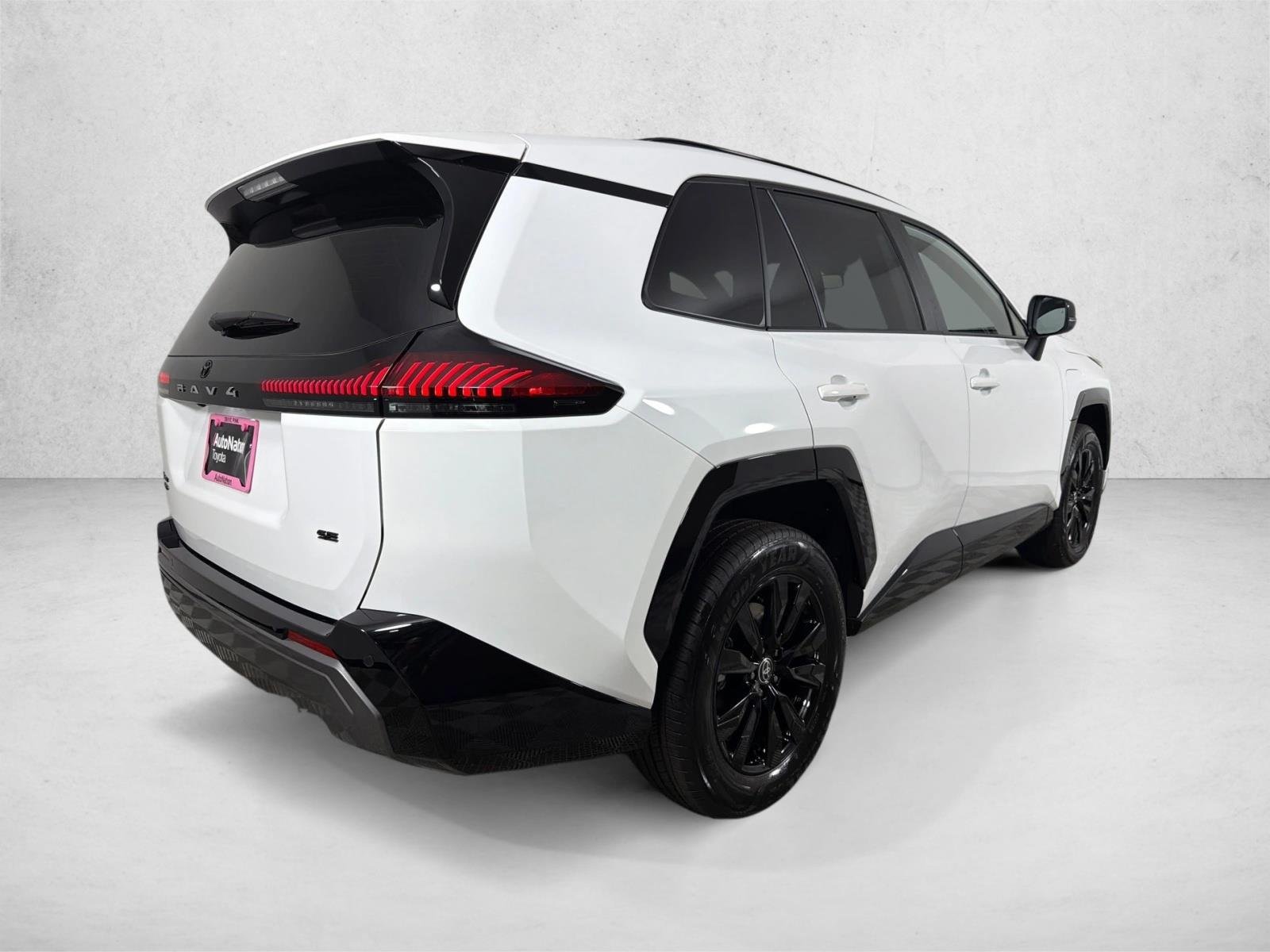 Used 2026 Ice Cap Toyota SE image 3