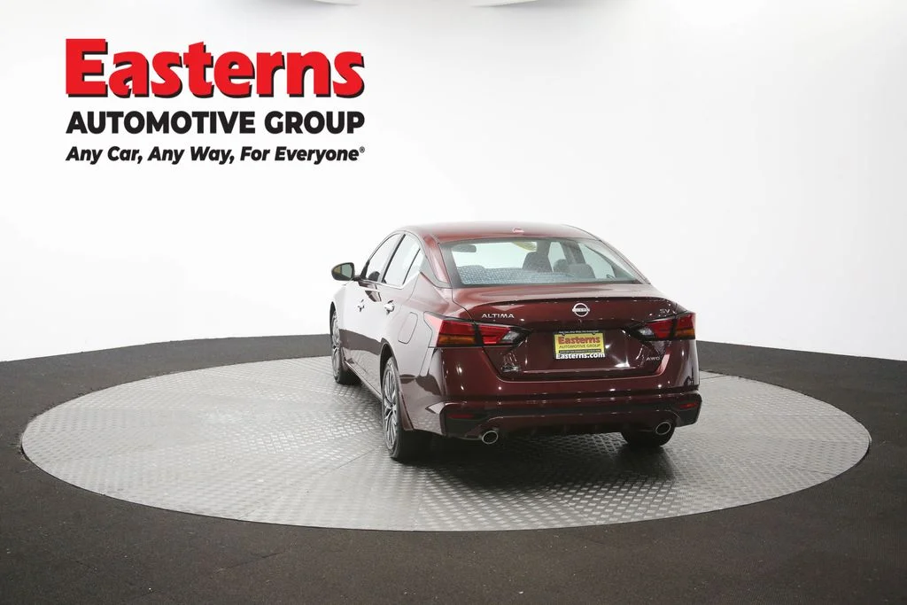 Used 2024 Red Nissan 2.5 SV image 37