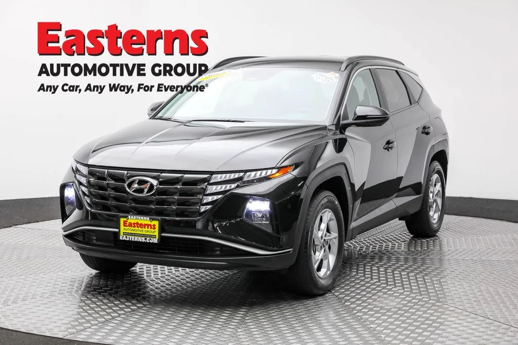 Used 2022 Black Hyundai SEL image 1