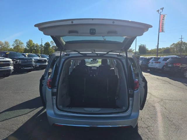 Used 2024 Silver Chrysler Touring L image 14