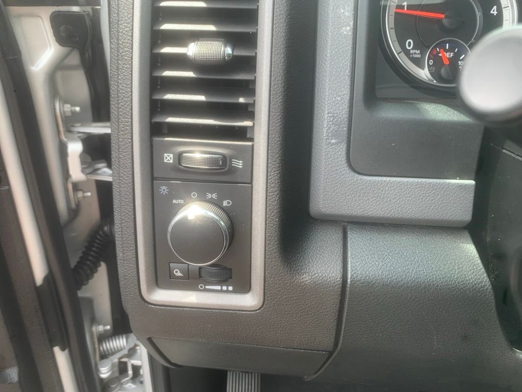 Used 2018 Bright Silver Clearcoat Metallic Ram Tradesman image 16