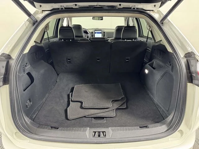 Used 2022 White Ford Titanium image 14