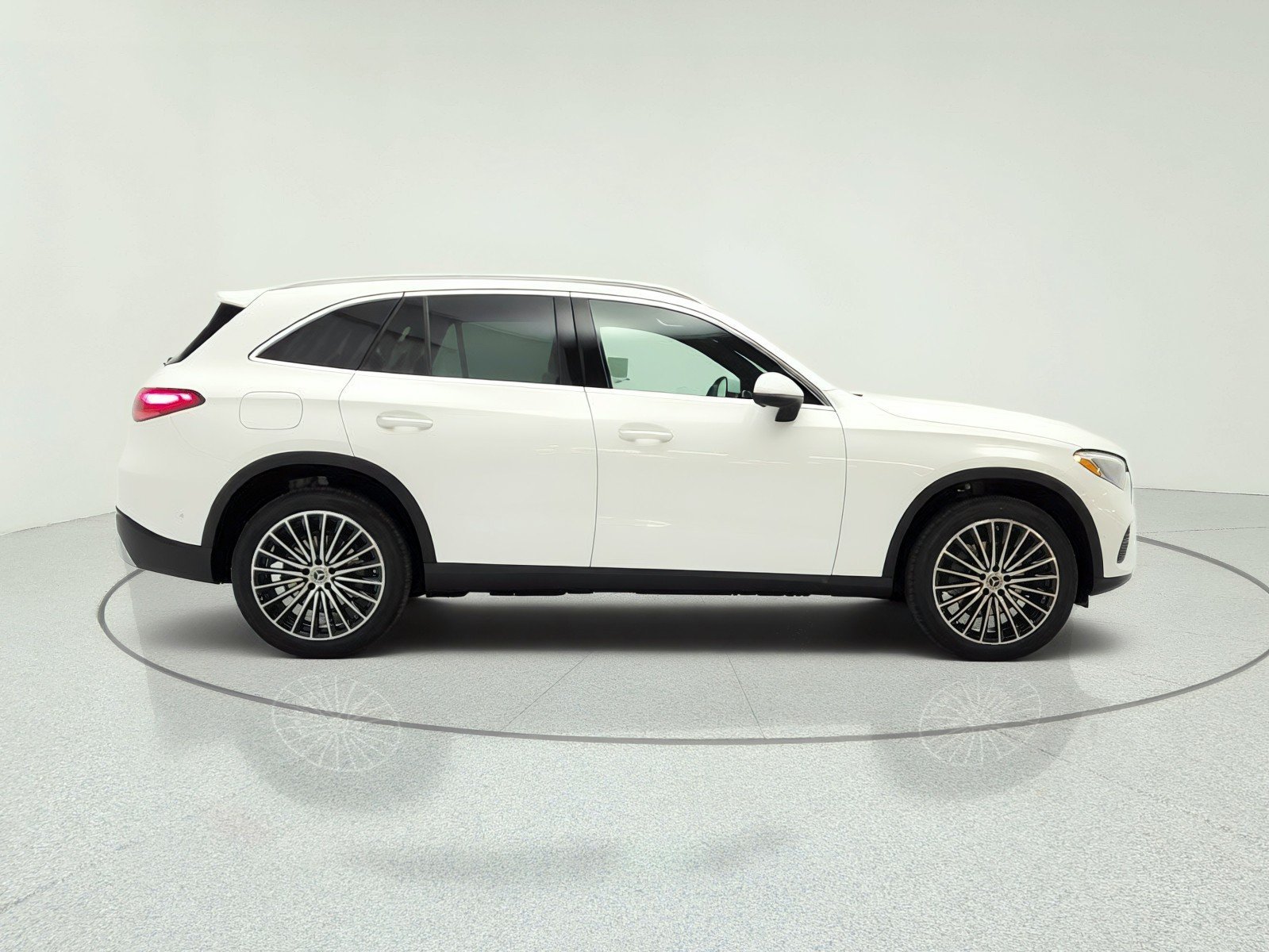 New 2026 Polar White Mercedes-Benz GLC 300 SUV image 19