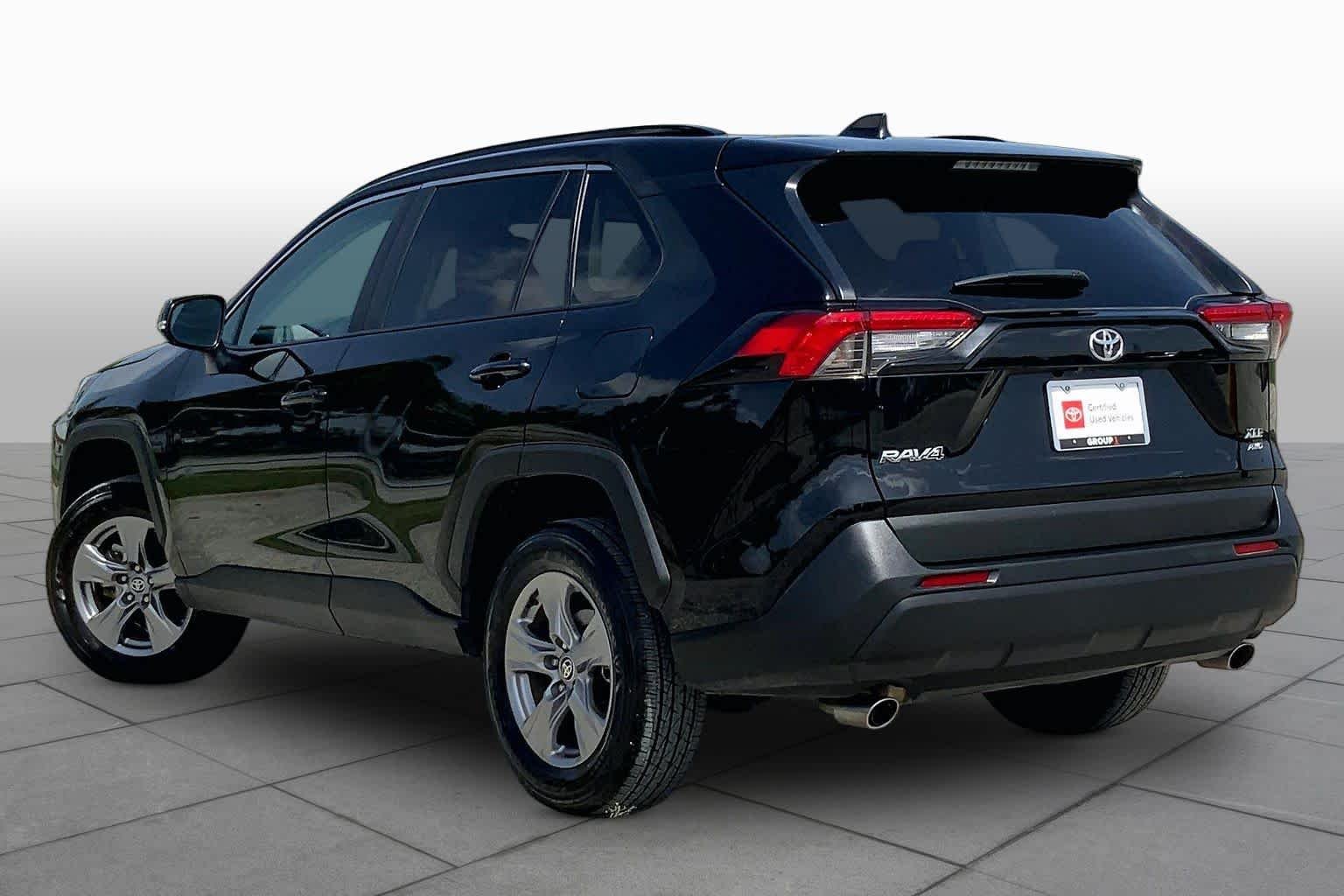 Used 2025 Midnight Black Metallic Toyota XLE image 12