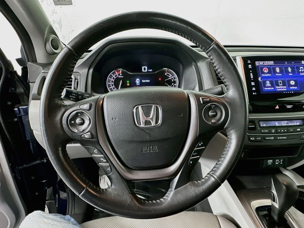 Used 2018 Obsidian Blue Pearl Honda RTL-T image 12